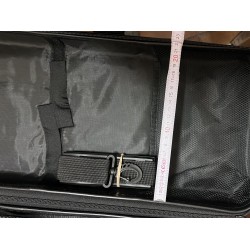 Hard case for freediving fins