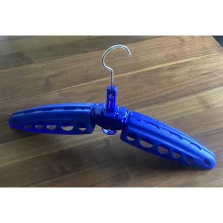 Kleiderbügel für Neoprenjacke faltbar